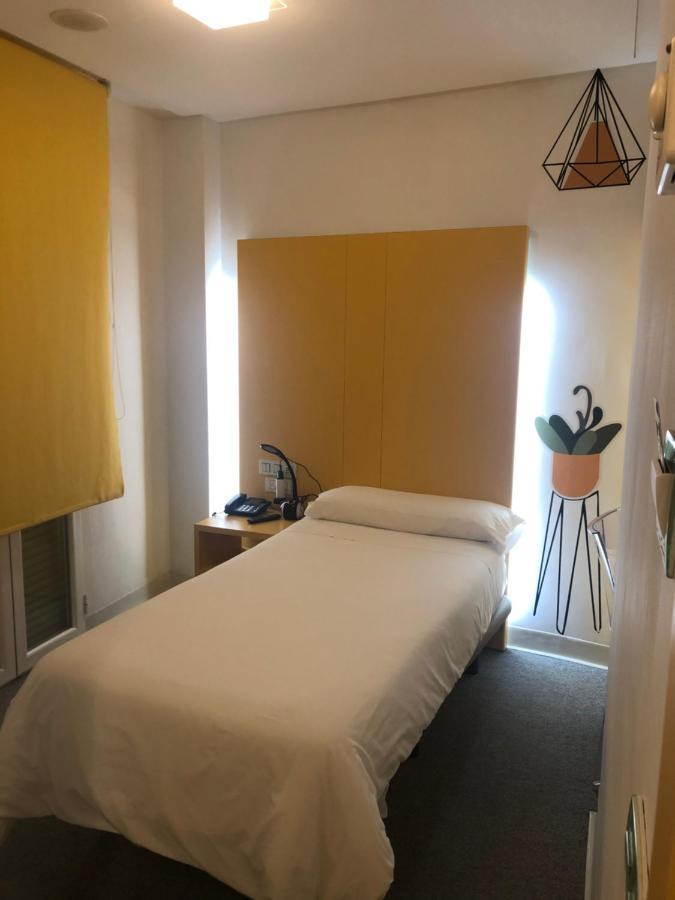 Hostal Albany เลออน ภายนอก รูปภาพ